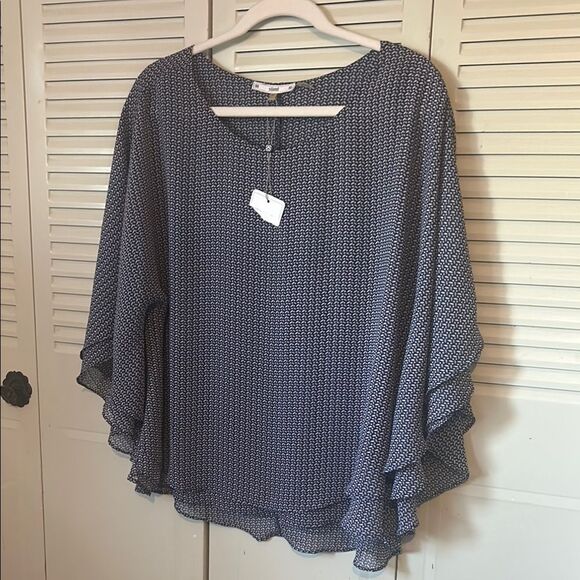 Blue Blouse with Scoop Neck Bell Sleeves and 3/4 Length size M - Picture 1 of 5